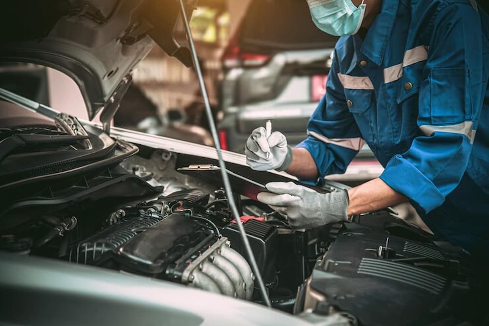 mesin mobil bergetar