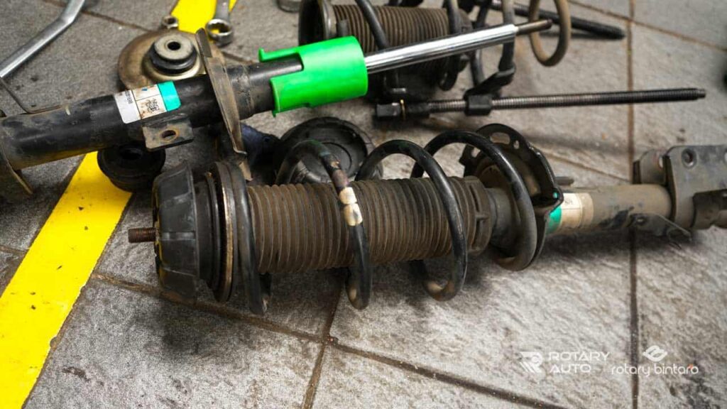 sparepart kaki kaki mobil
