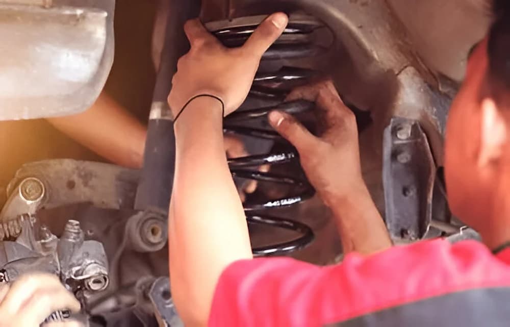 suspensi mobil adalah