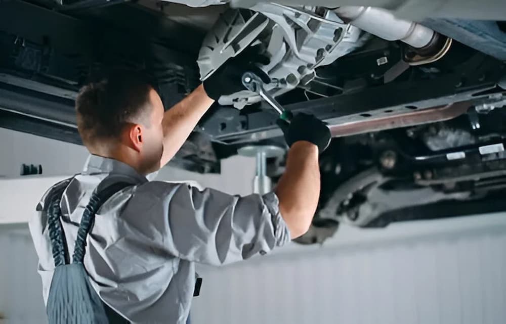 bunyi gluduk pada roda depan mobil avanza
