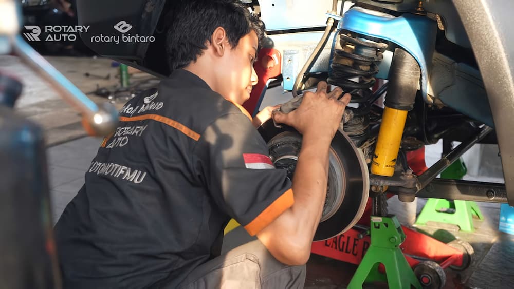 komponen rem belakang mobil