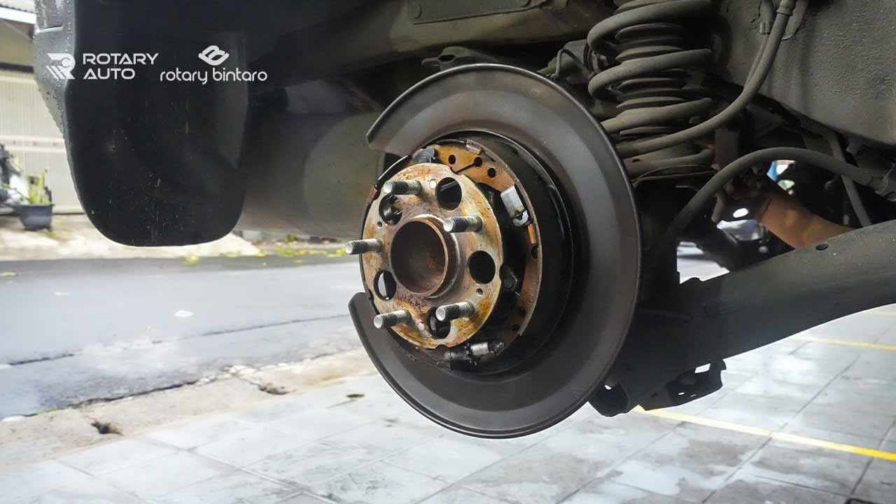 Penyebab Rem Mobil Blong
