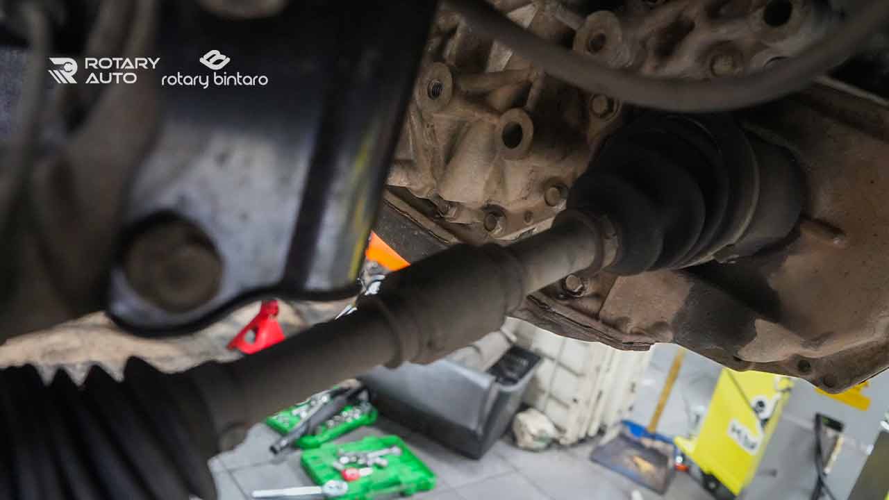 bunyi gluduk pada roda depan mobil