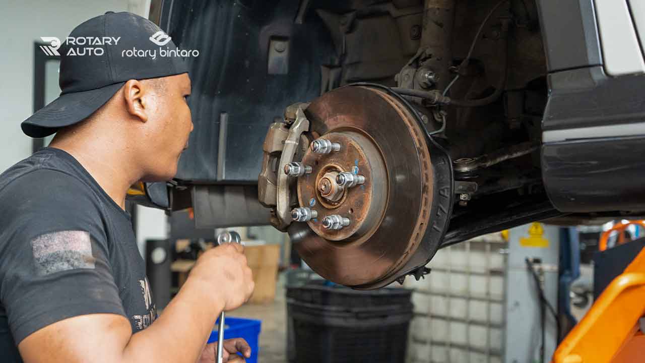 penyebab rem mobil bunyi berdecit