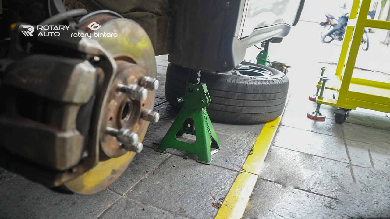tanda kaki kaki mobil bermasalah