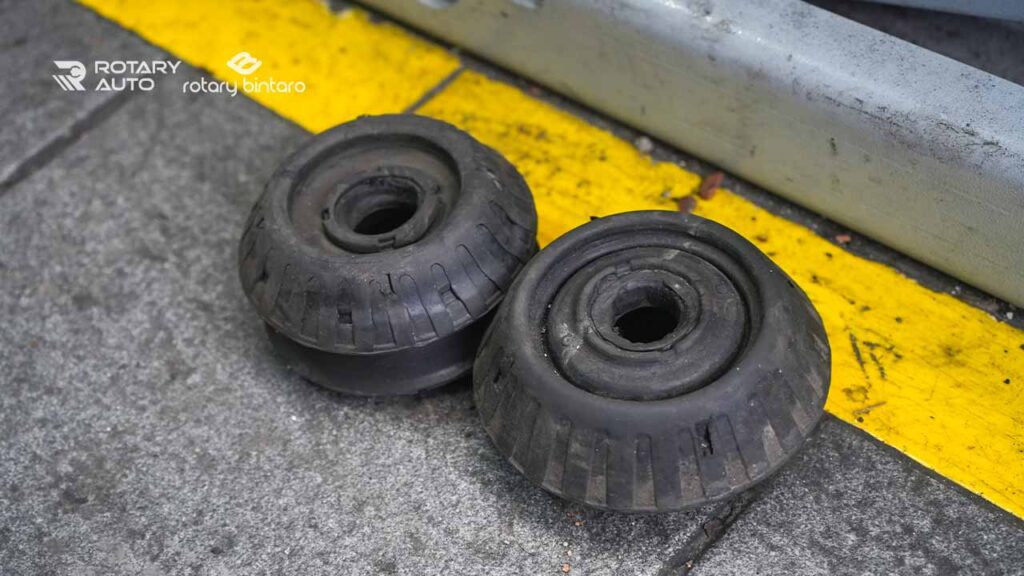 Bushing mobil