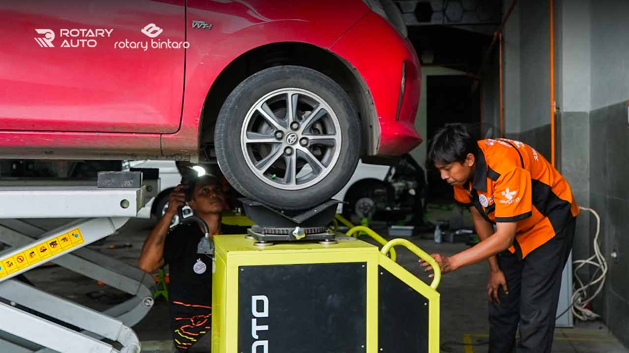Penyebab Ban Belakang Mobil Habis Sebelah (3) Penyebab Ban Belakang Mobil Habis Sebelah (3)