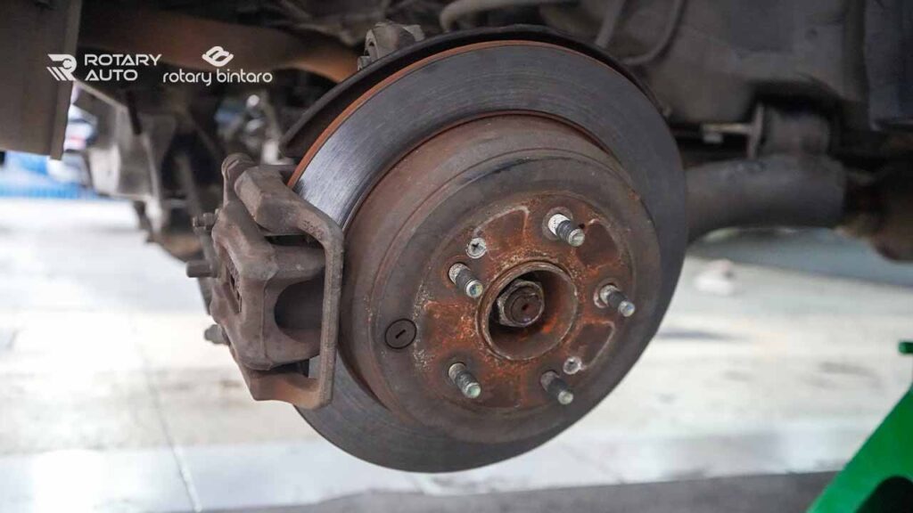 Ciri Laher Roda Depan Mobil Rusak