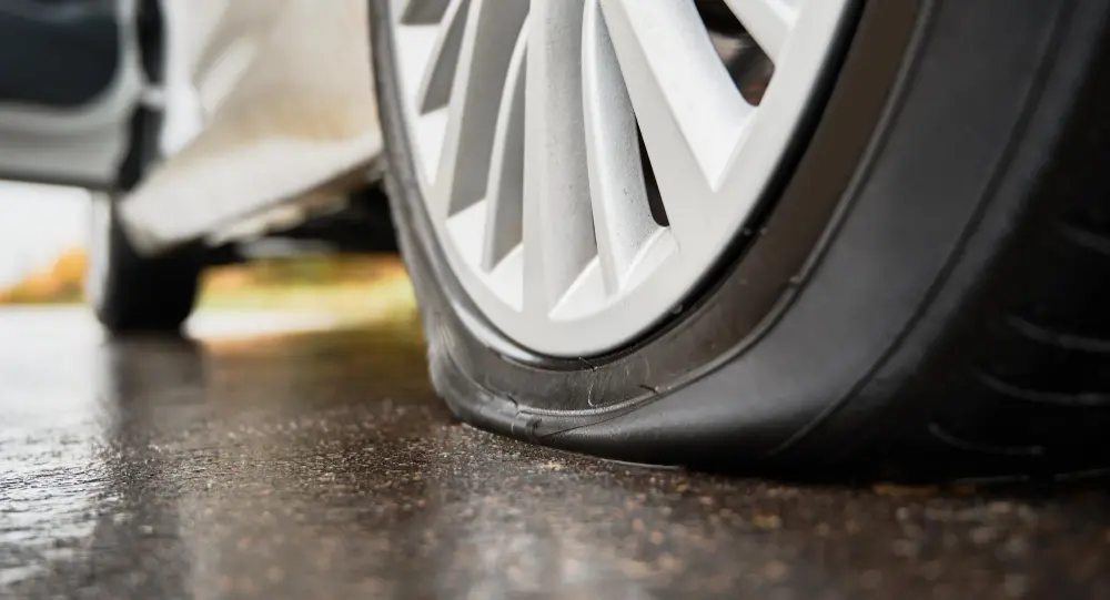 Penyebab Ban Mobil Habis Sebelah