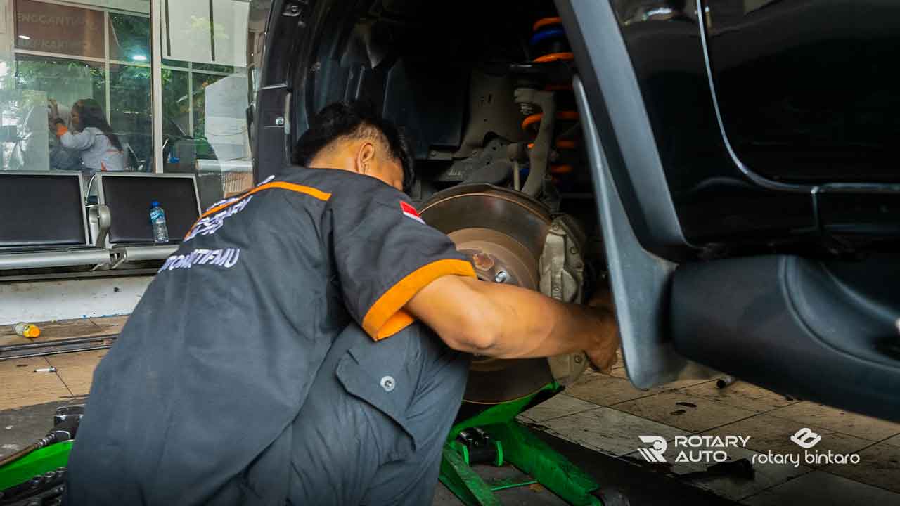 Service Kaki Mobil