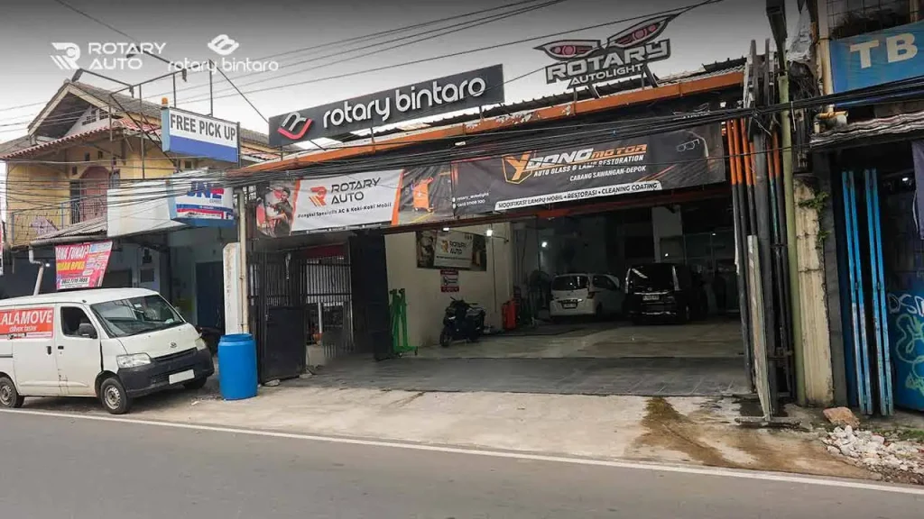 Tampak bengkel kaki kaki mobil Depok milik Rotary Auto