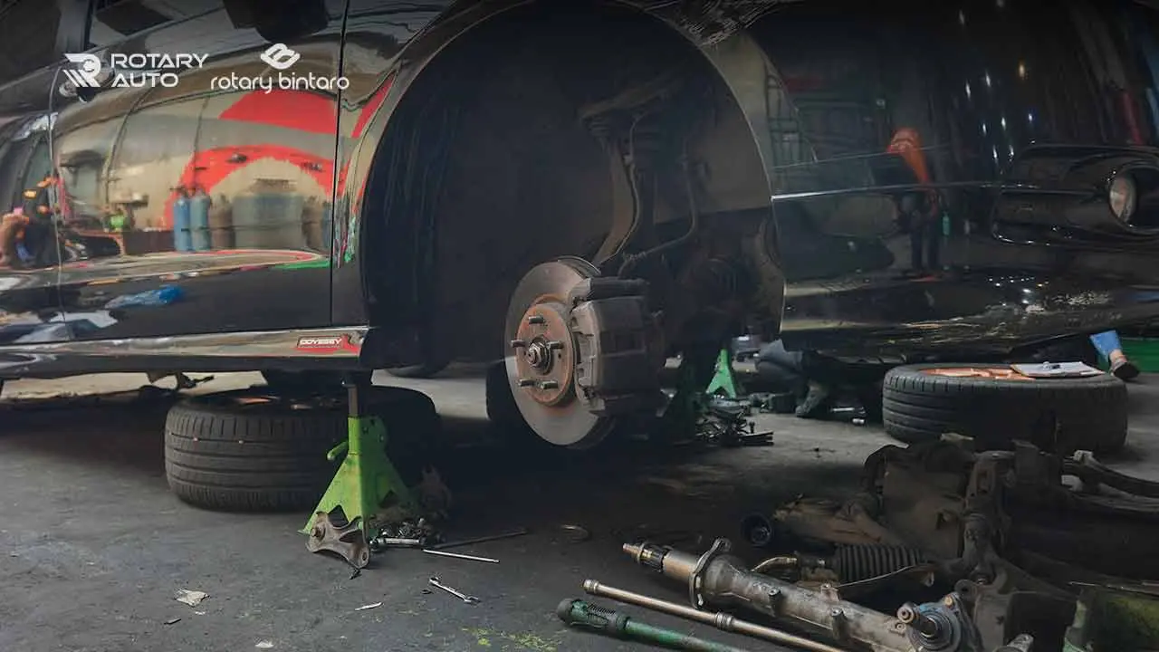 Cara Mengatasi Bunyi Gluduk pada Roda Depan Mobil (2) Cara Mengatasi Bunyi Gluduk pada Roda Depan Mobil (2)