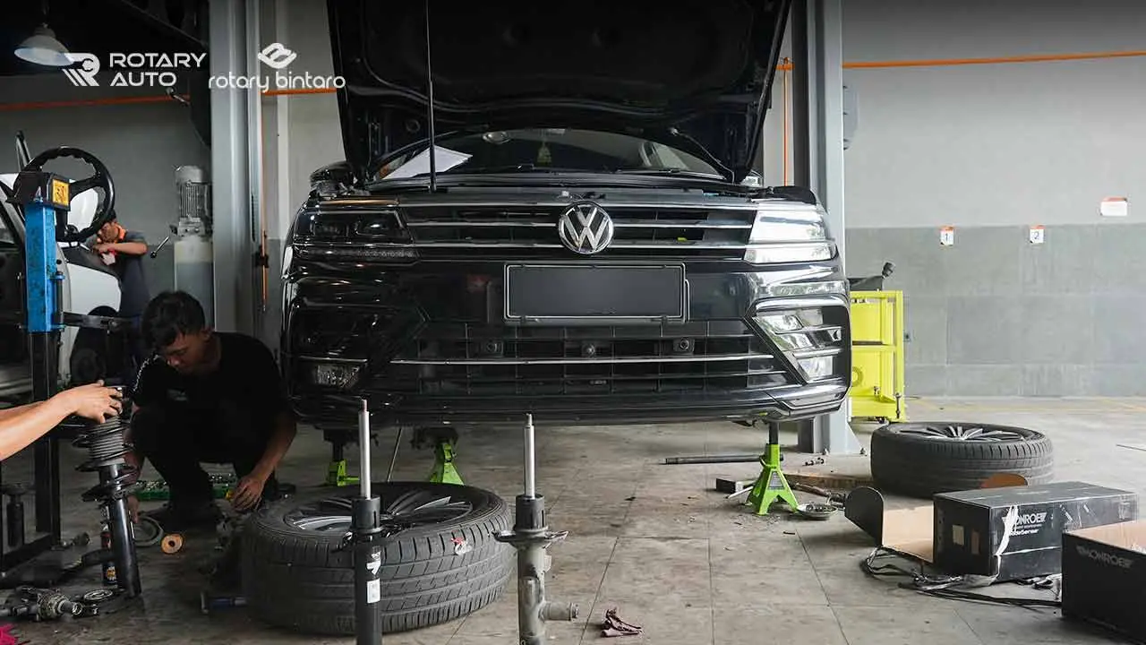 Cara Mengatasi Bunyi Gluduk pada Roda Depan Mobil (3) Cara Mengatasi Bunyi Gluduk pada Roda Depan Mobil (3)