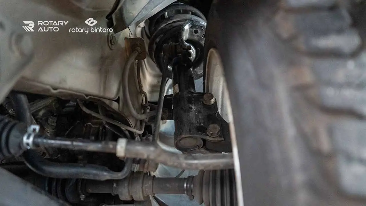 Penyebab Setir Mobil Tidak Lurus (2)