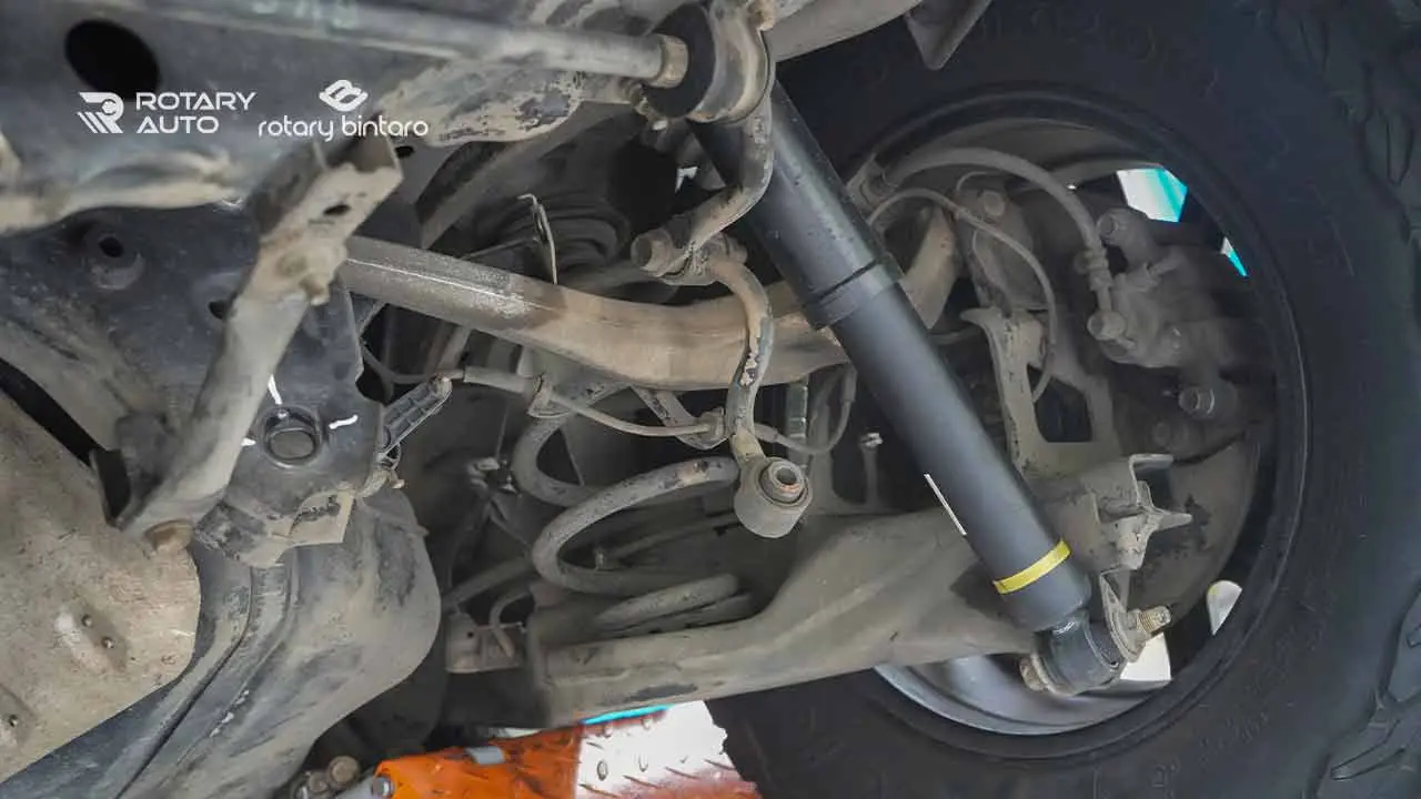 Penyebab Setir Mobil Tidak Lurus
