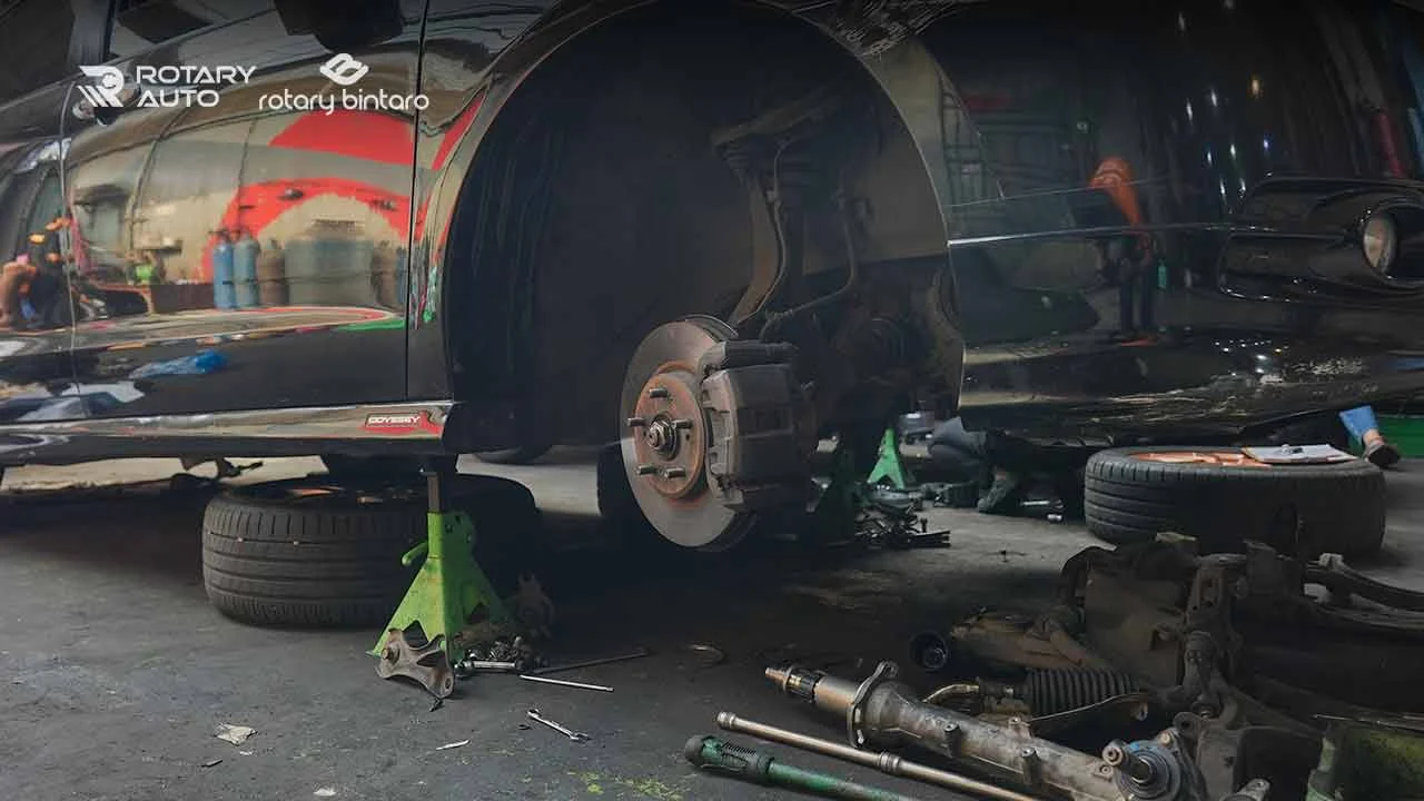Bearing rusak yang akan diganti di bengkel